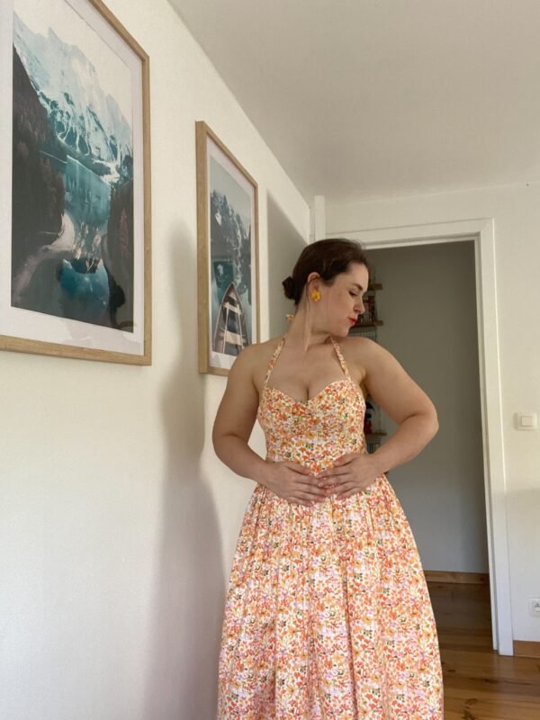 POUR CLÔTURER LE MOIS DE JUIN : LA LILY DRESS DE CHIKAFRIK PATTERNS